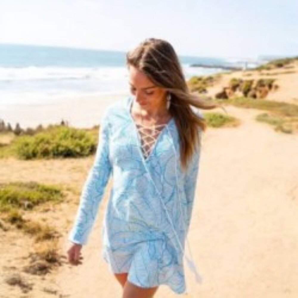 Charlie Holiday Blue & White Leaf Print Beach Coverup 10